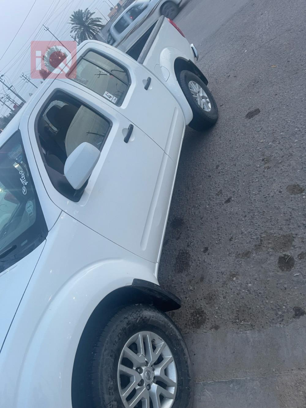 نيسان فرونتر